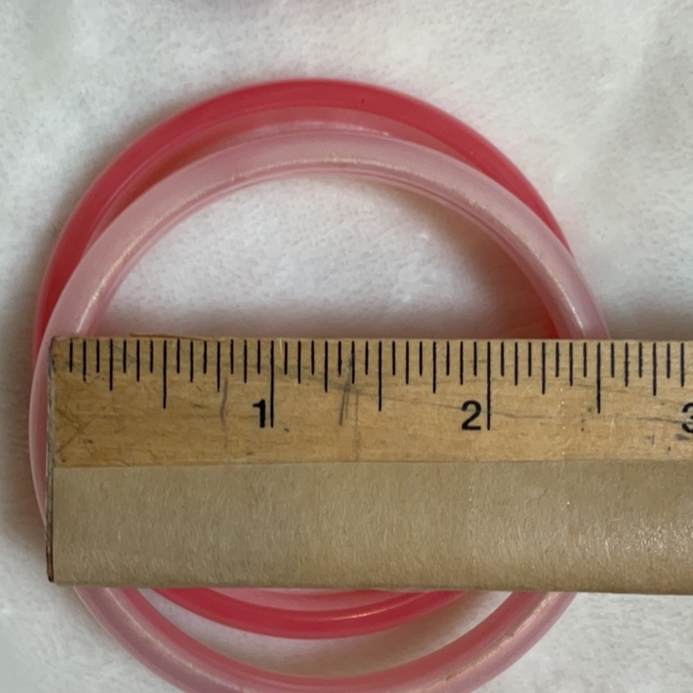 Plastic bangle bracelets. Set of three. - Picture 3 of 4